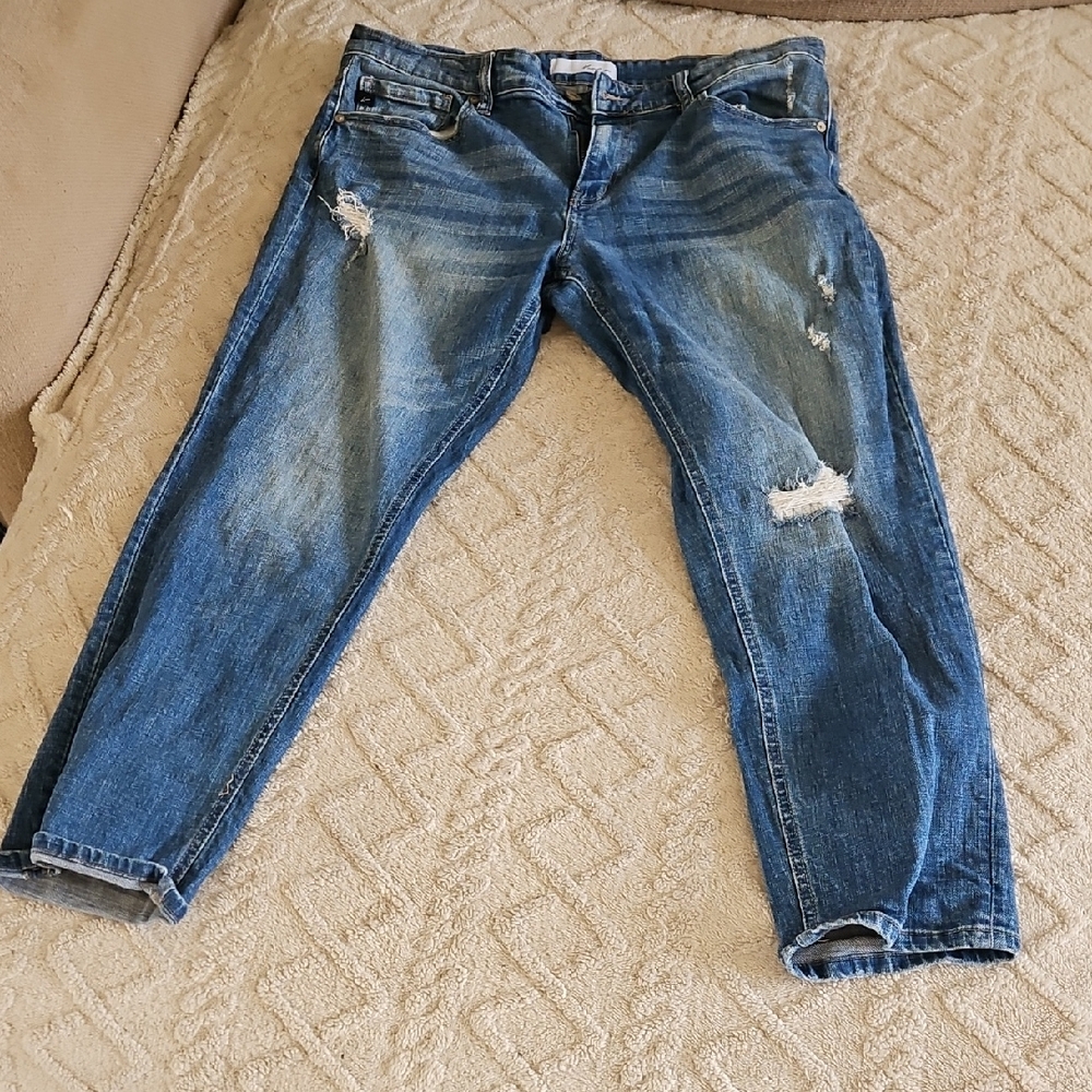 KanCan Women's Relaxed Blue Ripped  Jeans Size 31/15‎